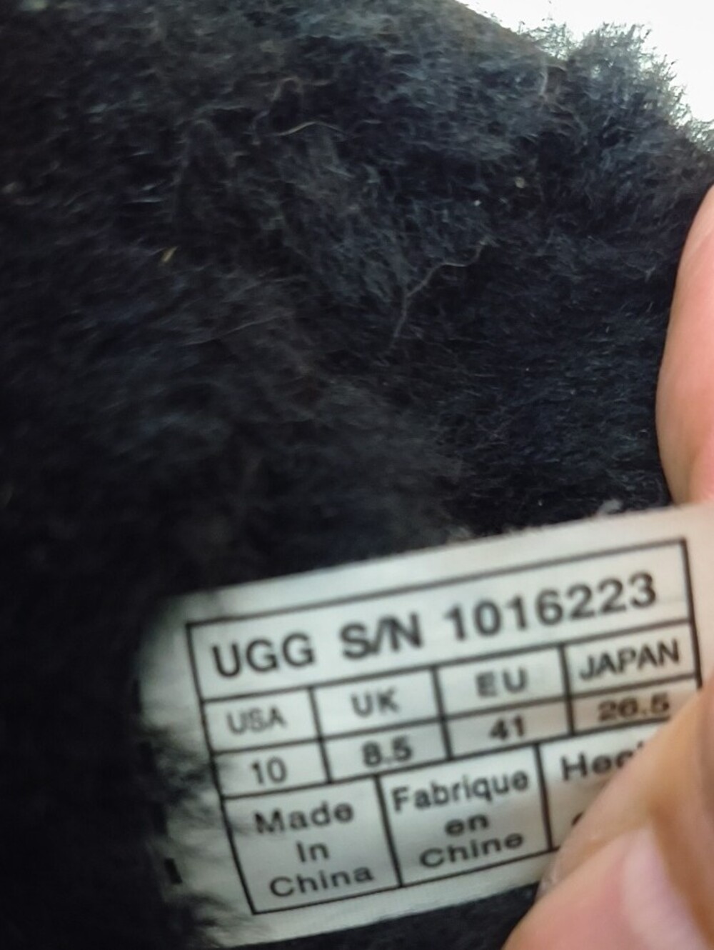 UGG Women's Classic Short Black Shearling-Lined Boot Size 10 - Picture 2 of 5
